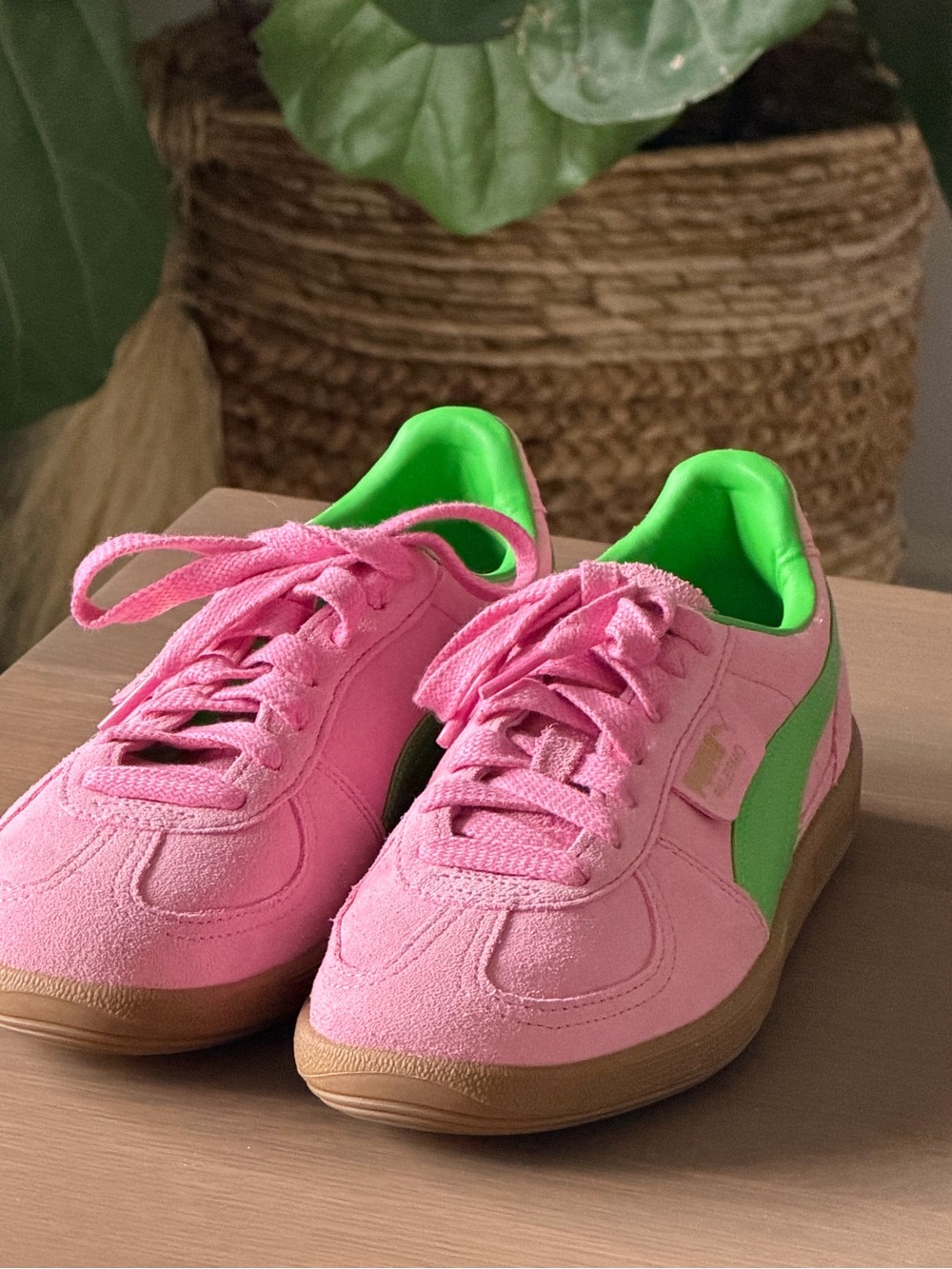Puma palermo Pink Suede Sneakers with Bright Green Accent sz 9 NWOT
